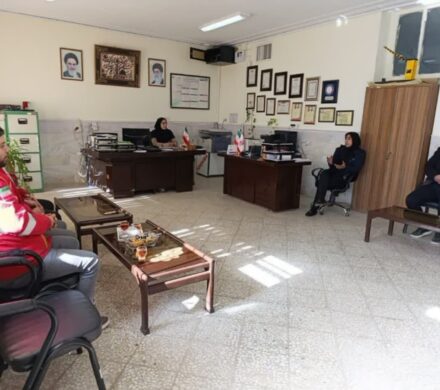 جلسه هم اندیشی دبیر بحران شهرداری و مسئول محترم هلال شهرستان جعفرآباد