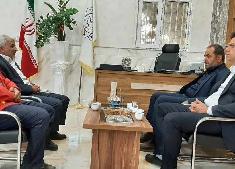 بازدید دوره‌ای کارشناسان دفتر امور شهری و شوراهای استانداری قم از شهر و شهرداری قاهان