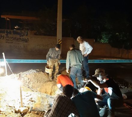 رفع حادثه ترکیدگی و شکستگی لوله خط انتقال آب شرب شهر قاهان