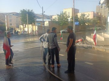 آماده سازی و شست شوی خیابان های منتهی به مدارس شهر به مناسبت شروع سال تحصیلی