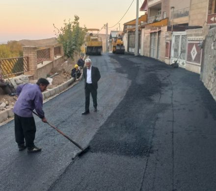 روسازی و آسفالت کوچه سادات در شهر قاهان انجام شد