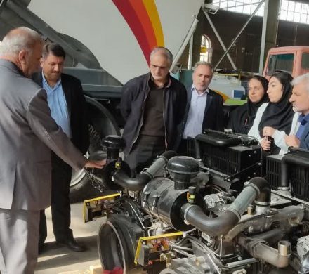 بازدید شهردار قاهان و مسئولان شهری از شرکت‌های تولیدی ماشین‌آلات خدماتی در استان اصفهان