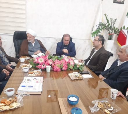 بازدید نماینده مردم استان قم از شهرداری قاهان و بررسی مشکلات آب شرب بخش