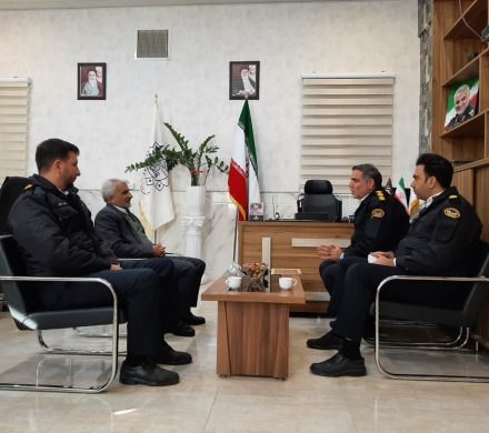برگزاری جلسه تعامل جانشین پلیس راه استان با شهردار قاهان در محل شهرداری